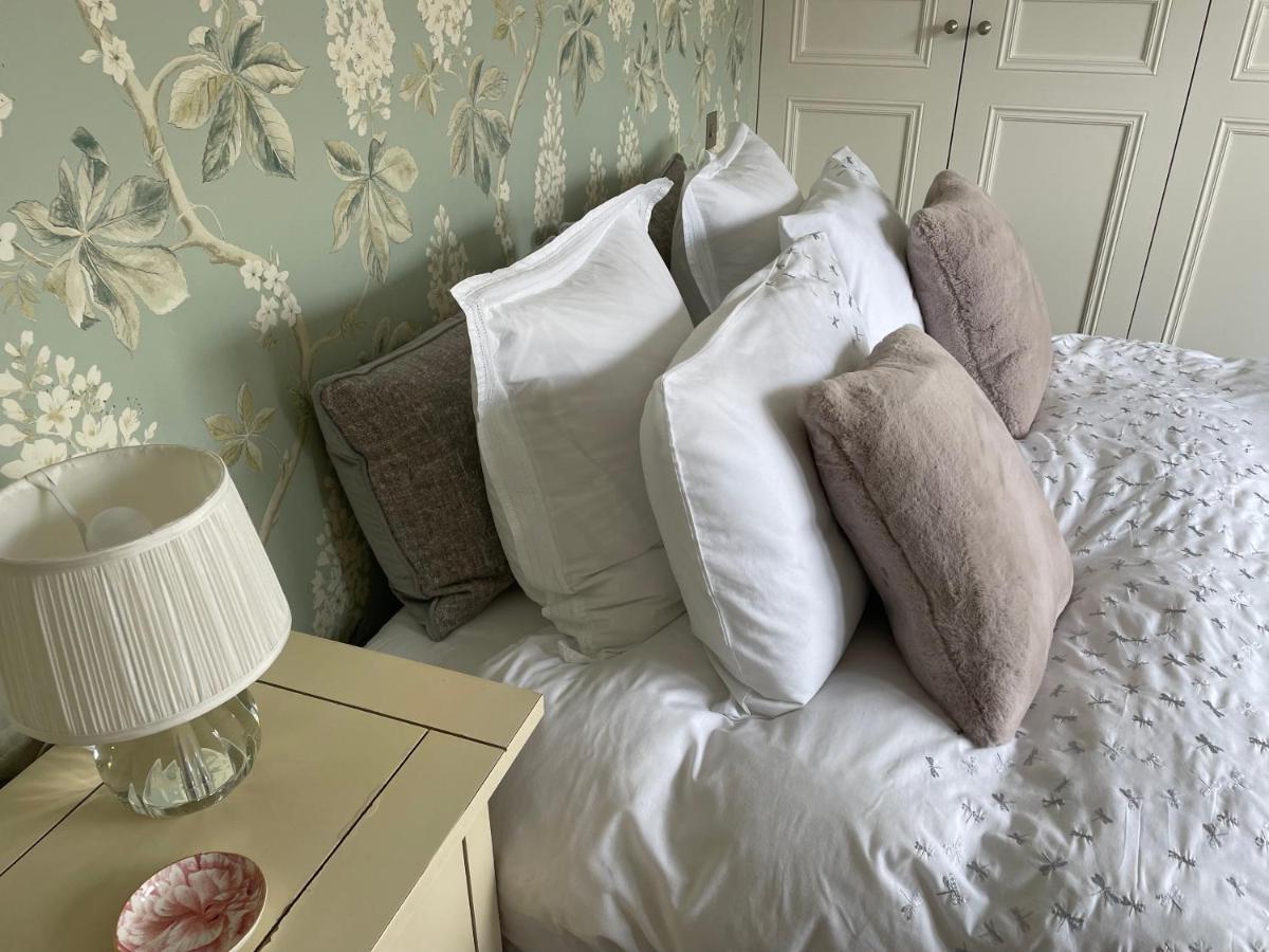 Stylish 3-Bedroom Flat In Kensington Лондон Екстериор снимка